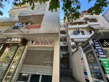 SHITET APARTAMENT 2+1+2 TUALETE PRANE QENDRRES TEK MUZEUMI DURRES !