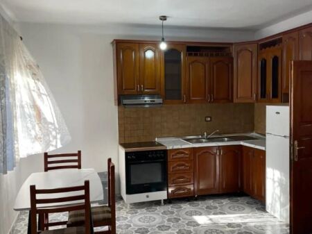 APARTAMENT 1+1. 350 EURO.SPITALI AMERIKAN 3.