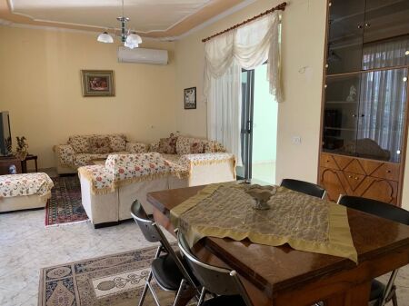 Jepet me qera apartament 2+1+1, Rruga Filip Shiroka 200 m larg shkolles “MREKULLIA”, Porcelan
