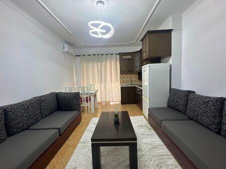 2+1/Qera📍Fresku 📌40 000 lek