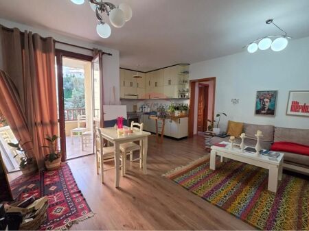 Apartament 1+1 per shitje te Kop.Botanik!