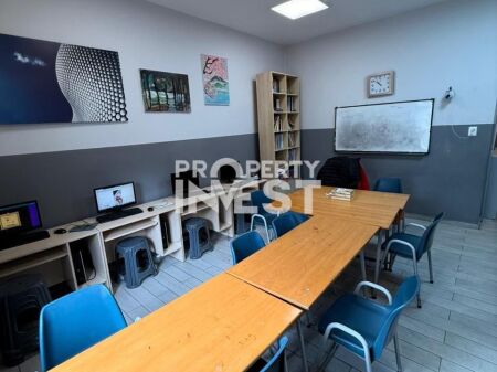 Locale Ufficio in Affitto a Bllok, vicino a Piazza Willson