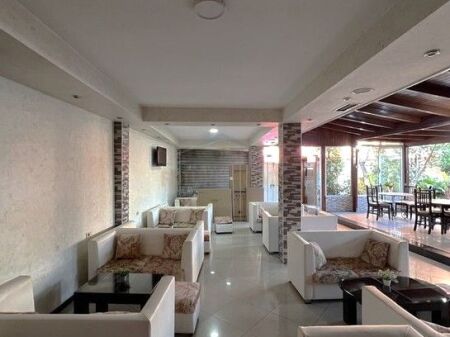 Qera, Vile 3-kateshe, Xhamlliku