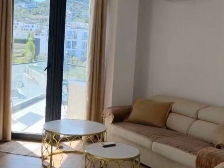 2+1, arredato a Petville Lago Secco, 850 euro, offerto anche parcheggio 100 euro