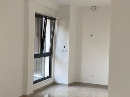 ZYRE ME QERA 90 M2 PAZAR I RI 80.000 LEKE FH-68425