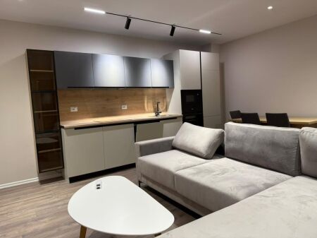 🏡 Appartamento 1+1 in Vendita – Via Petro Korçari, Comune di Parigi