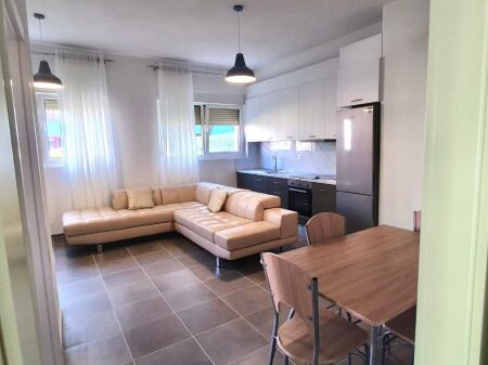 For Rent: 2+1 +1 Balcony 📍 Ali Dem (Mangalem Complex 21) || Floor 0 - 45,000 Lek/Month