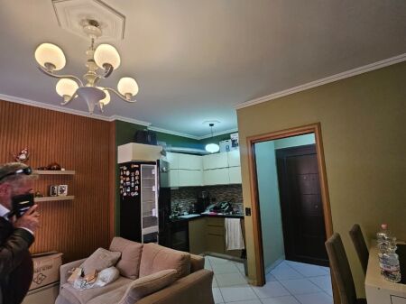 Shitet apartament 2+1 ne Astir