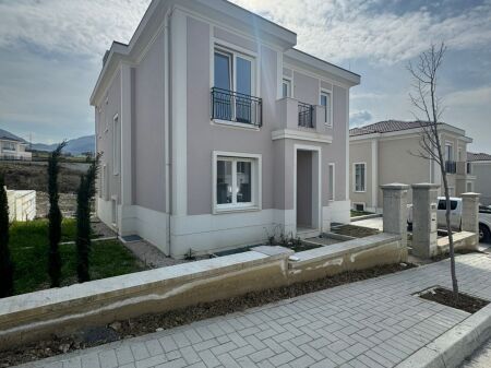 🏡 Vilë 3-Katëshe për Shitje – Collina Verde, pranë TEG