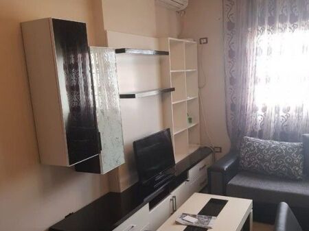 VENDIAMO APPARTAMENTO 1+1 VICINO AL COMUNE DI PARIGI!