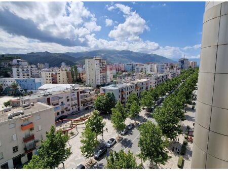 🏡 Apartament 2+1+2 në shitje në Bulevardi Ismail Qemali