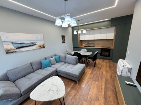 Jepet me qera 1+1  Adresa : Don Bosko pran fiori di bosko  Kati 5  I mobiluar  Cmimi 700€ i diskutueshem