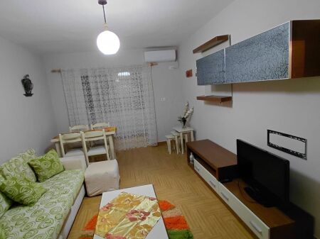 Allias Affitta appartamento 1+1 ad Allias vicino alla Scuola Bashkuar!