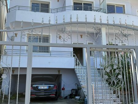 Jepet me qera shpi private 2-katëshe