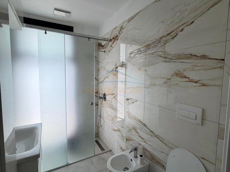 Shitet, Apartament 3+1+2+2 Poste Parkimi, Sofia Hill Residence, TEG, Tiranë.