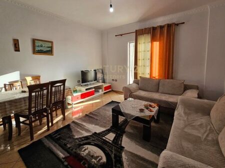 Vendiamo appartamento 1+1 + 2 balconi a Don Bosko