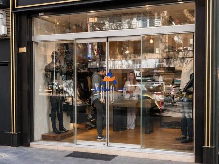 BUSINESS PREMISES FOR RENT 28M2 "MYSLYM SHYRI" 800 EURO