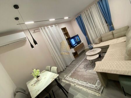 Affitto, Appartamento 1+1, Via Elbasan– vicino al Liceo, 65.000 Leke/mese