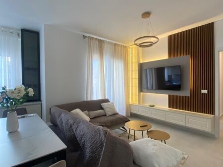 Apartament 2+1+2 me qira – Pazari i Ri