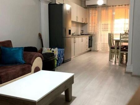 Apartament me qira 1+1 në Vasil Shanto!
