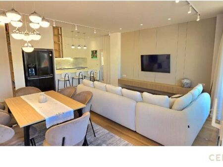 Jepet me Qira Apartament 2+1+2 + Post Parkimi 📍 Pranë Radisson Collection Morina Hotel Tirana – Liqeni i Thatë 1,500 € /Muaj