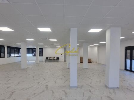 AMBIENT BIZNESI ME QIRA 350 M2 QENDRA TREGTARE TEG 3000 EURO