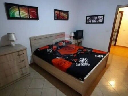 Apartament - Për Shitje - Rruga 5 Maji, Tiranë(ID: 530411014-17)