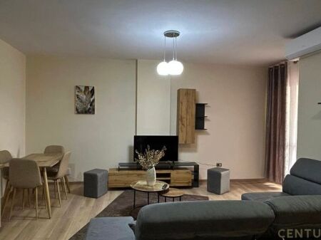 Apartment 1+1 me qira , perballe me Delijorgjin