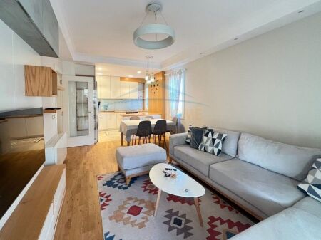 Qera, Apartament 3+1+2+ 2 Poste Parkimi, Komuna e Parisit