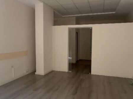 Dyqan per qira te Komuna e Parisit