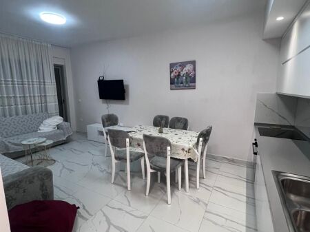 Jepet me qera apartament 2+1 – Fusha e Aviacionit