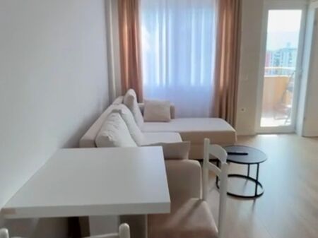 Apartament me qira 1+1 në Astir!