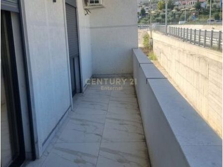 Jepet me qira ambient biznesi përballë TEG,