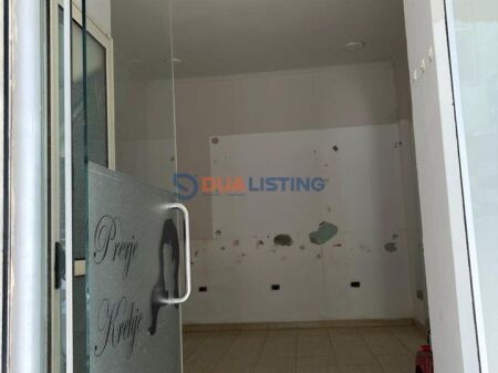 Business premises for rent at the Train Station !