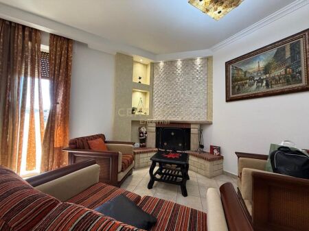 Apartament per Qera 2+1+2 Rruga e Barrikadave