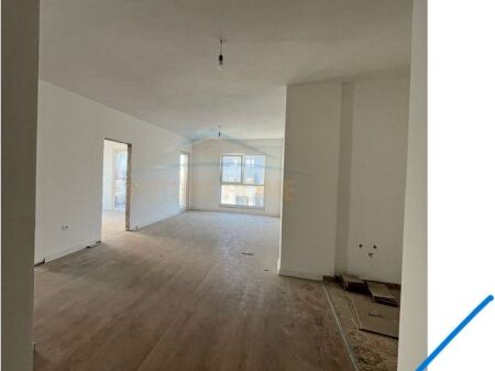 Shitet, Apartament 2+1 , Rruga Dritan Hoxha,  Tirane.