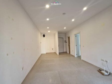 Zyre Me Qera 1+1 Tek Kompleksi Zirkon ( ID BZ2912) Tirane