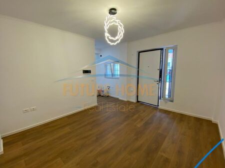 Shitet, Garsoniere, Vasil Shanto , Tirane.