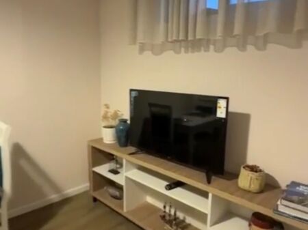 Apartament 1+1 (i modifikuar) tek Blloku i Ambasadave pranr Rruges se Durresit!