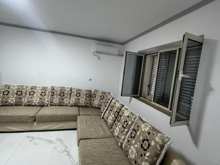 Shitet apartament 1+1 dhe piceri , Rr. Vasil Shanto