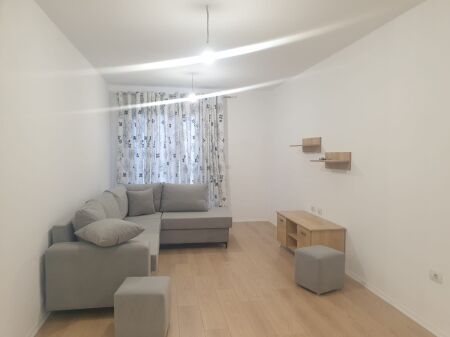 Apartament 3+1 me qira ne Kombinat!