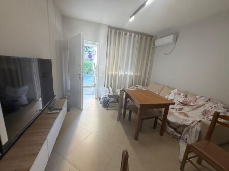 Jepet me qera 2+1 mobiluar liqeni thate 648 eu