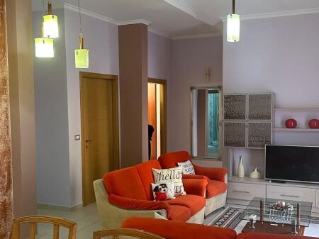 Vile Me Qera 3+1 Tek Komuna e Parisit (ID BV22604) Tirane