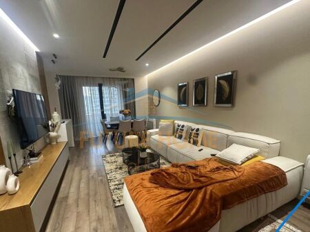 Qera, Apartament 3+1+2+ Post Parkimi, Rruga e Kosovarëve , Tiranë