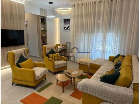 Qera, Apartament 2+1+2, Qendër , Tiranë - 1200€ | 110 m²