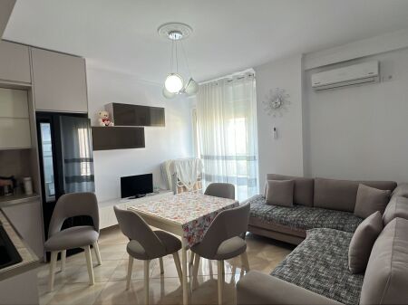 Jepet me qira apartament 1+1