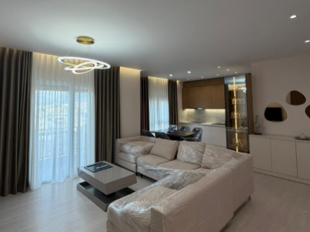 Appartamento 1+1 in Affitto – Xhamllik - 🅿️ 2 posti auto