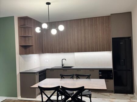 Jepet me qira 2+1+2 Trio Tower Don Bosko 80.000 leke