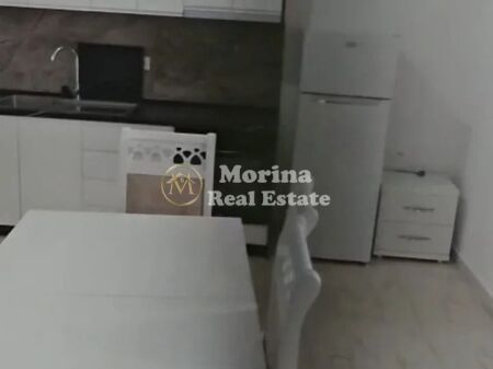 Qera | Shtëpi private 2 + 1 | Rruga Llazar Shapatini | 430 €/muaj