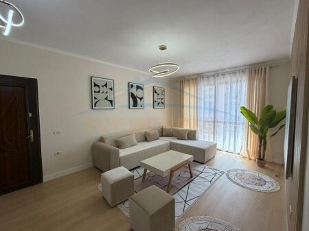 Shitet, Apartament 1+1, Misto Mame